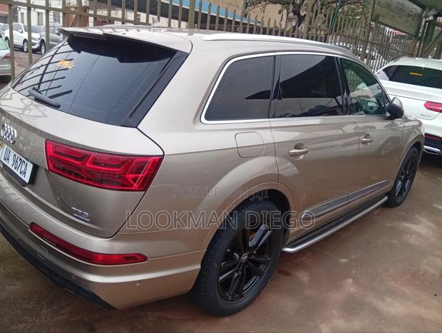 Audi Q7 2017 Gold