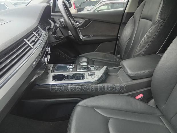 Audi Q7 2016 Black