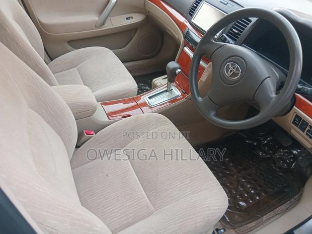 Toyota Premio 2018 Black