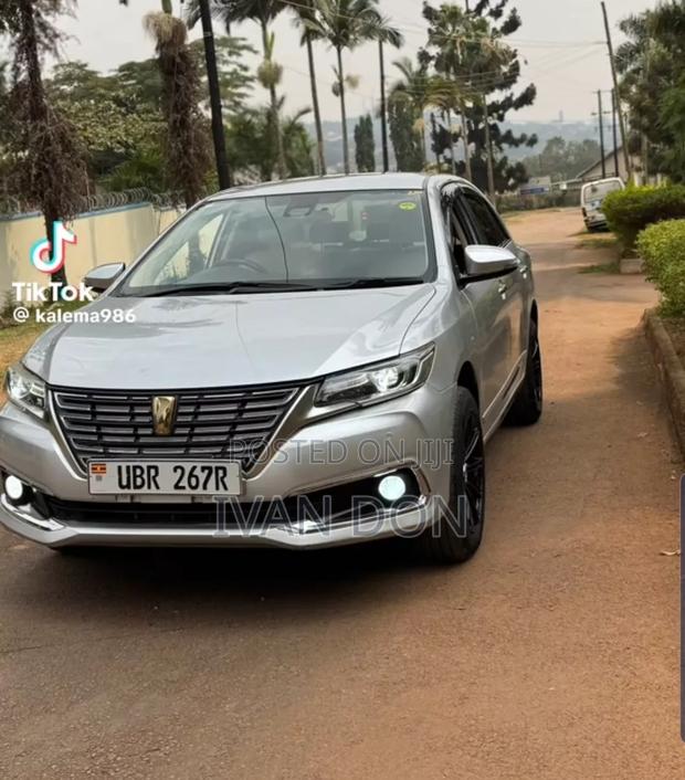Toyota Premio 2016 Silver