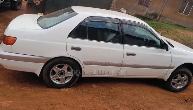 Toyota Corona Premio 2001 White