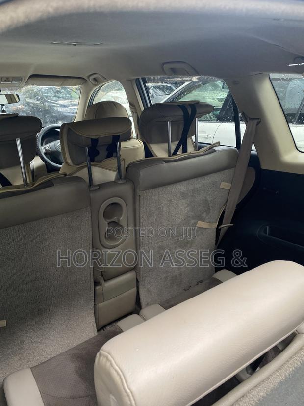 Toyota Vanguard 2010 Silver