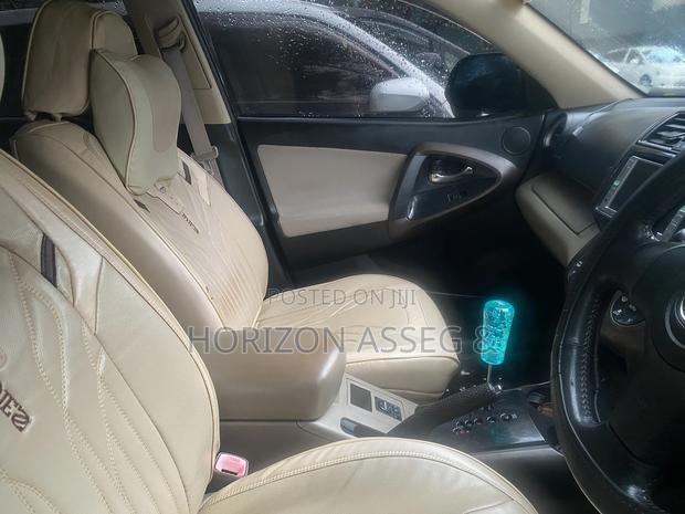 Toyota Vanguard 2009 White