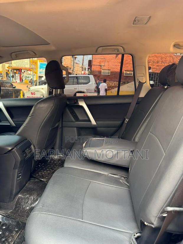 Toyota Land Cruiser Prado 2018 Gray