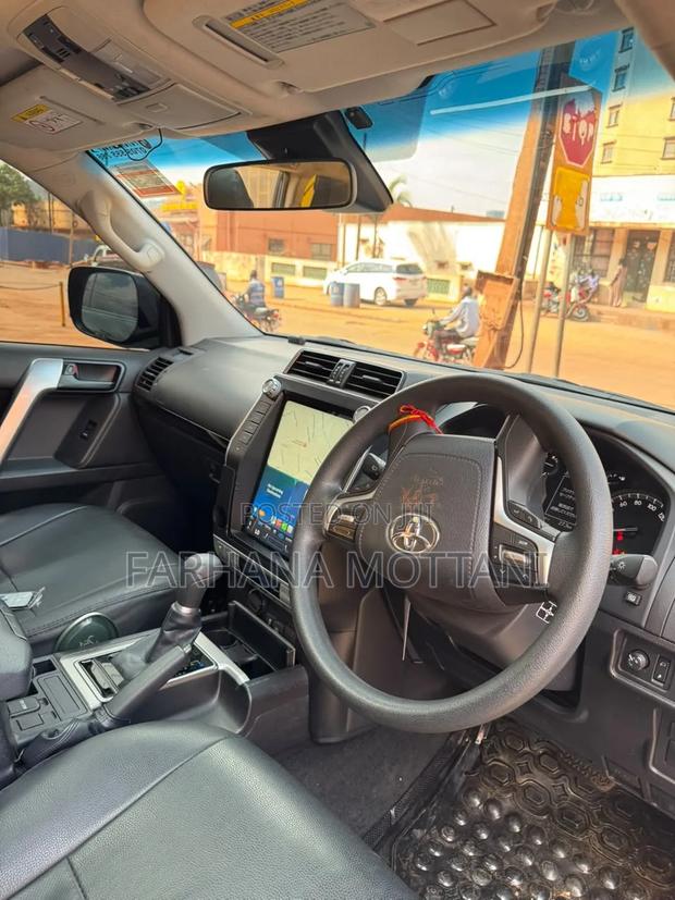 Toyota Land Cruiser Prado 2018 Gray