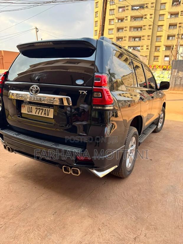 Toyota Land Cruiser Prado 2018 Gray