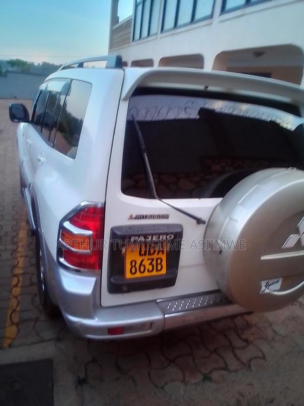 Mitsubishi Pajero 1999 White