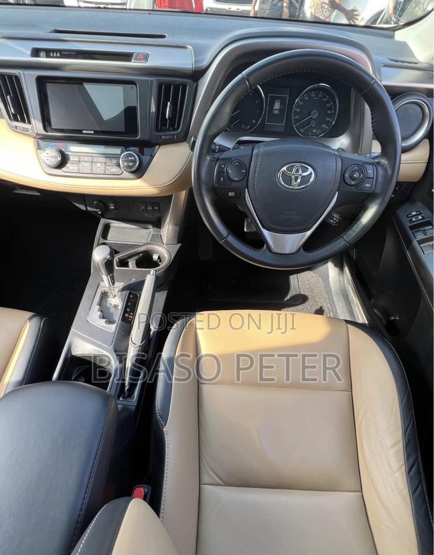 Toyota RAV4 2018 White
