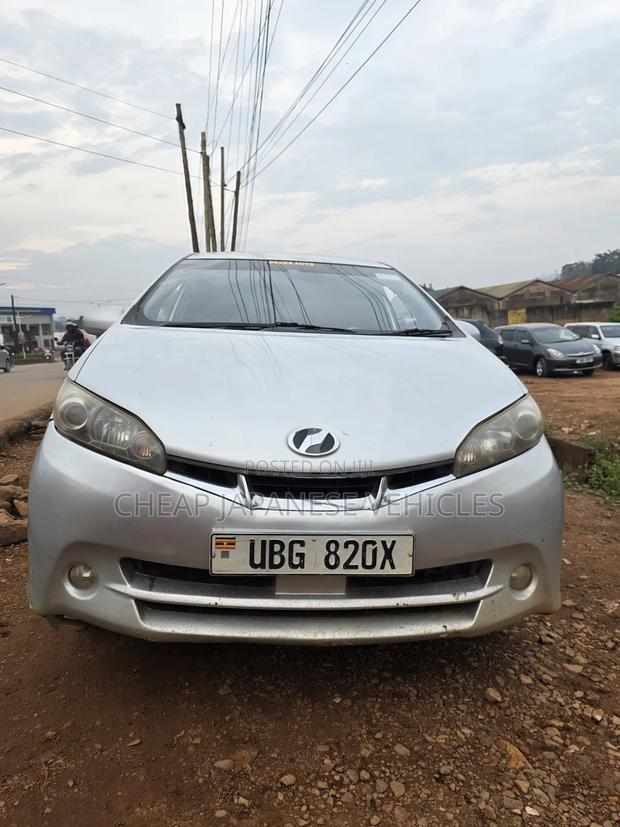 Toyota Wish 2010 Silver