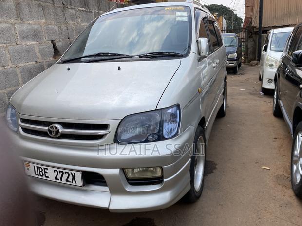 Toyota Noah 2008 White