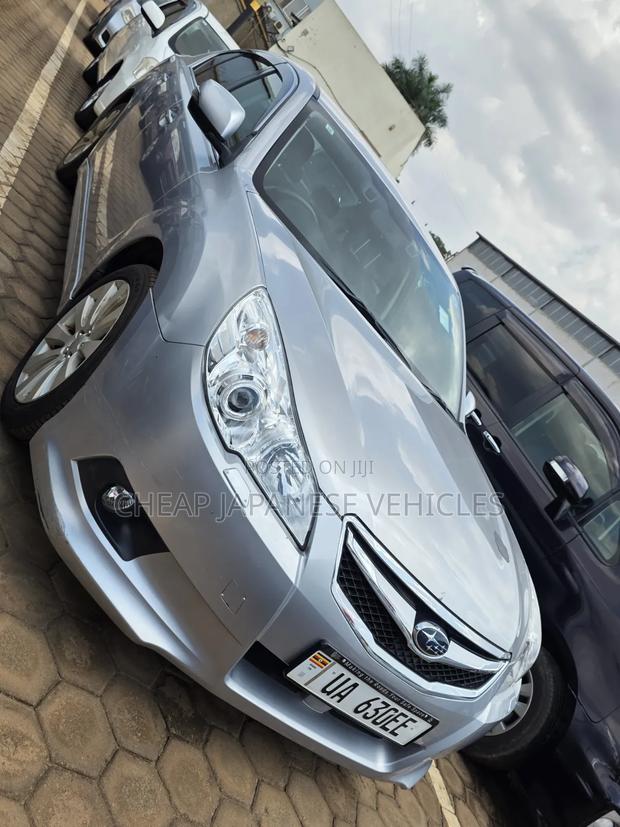 Subaru Legacy 2011 Silver