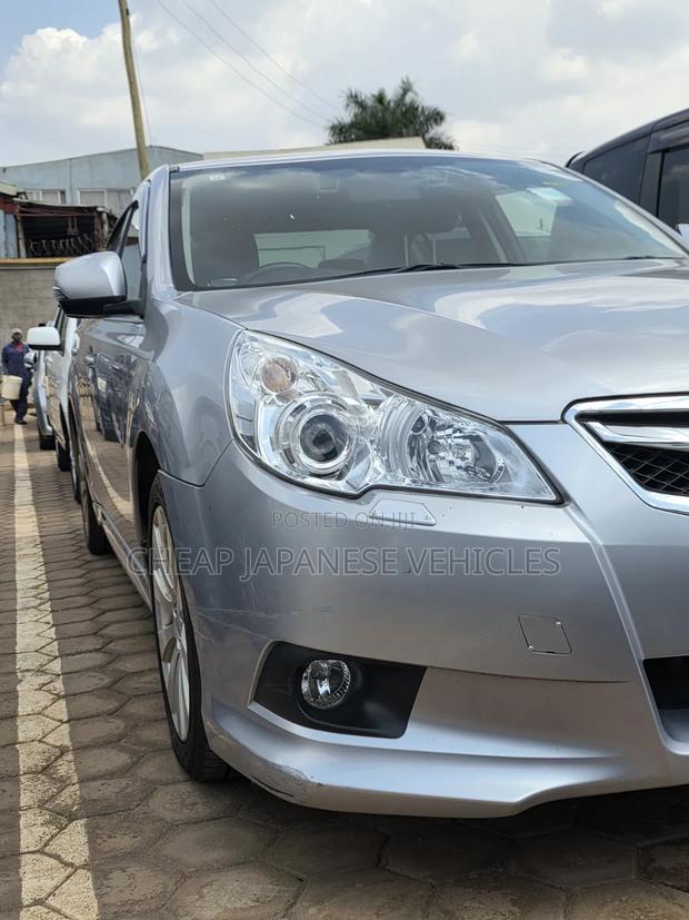 Subaru Legacy 2011 Silver