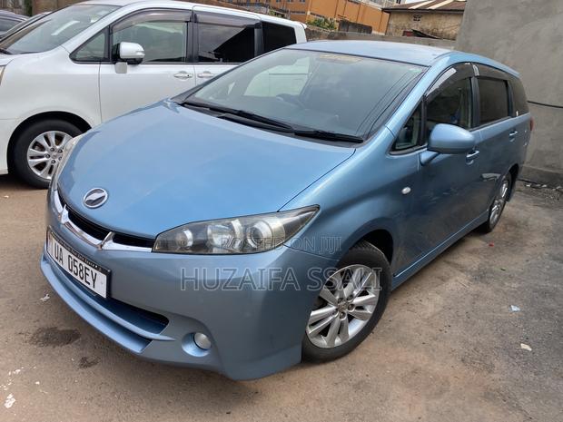 Toyota Wish 2018 Blue