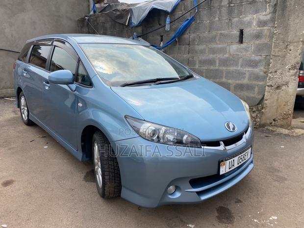 Toyota Wish 2018 Blue