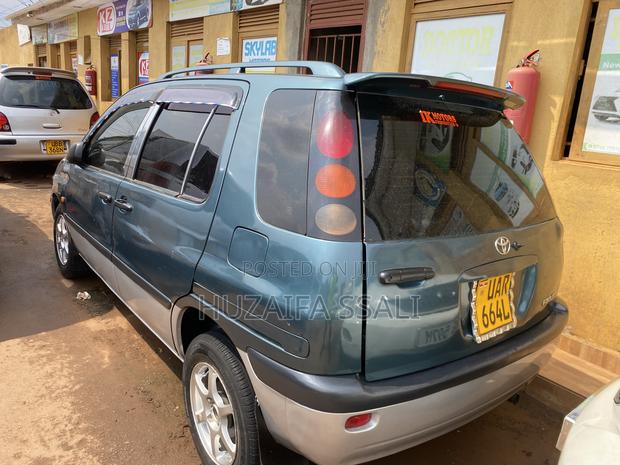 Toyota Raum 2008 Blue