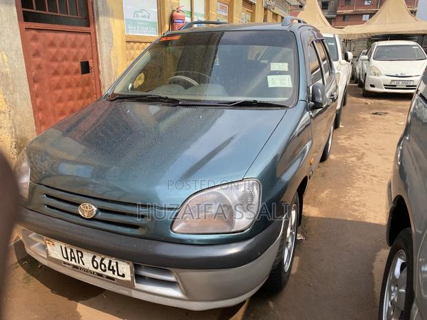 Toyota Raum 2008 Blue