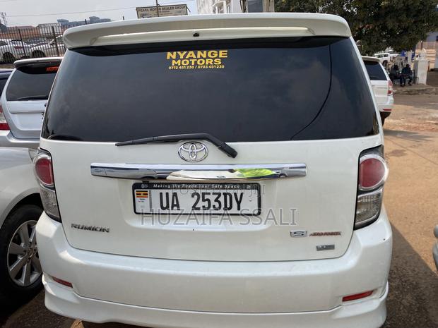 Toyota Rumion 2024 White