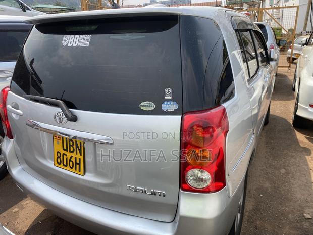 Toyota Raum 2011 Silver