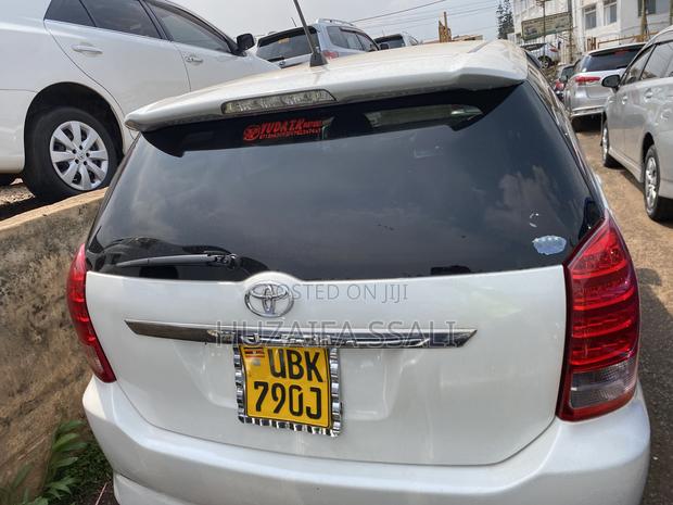 Toyota Wish 2011 White