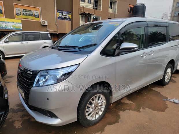 Toyota Noah 2015 Silver