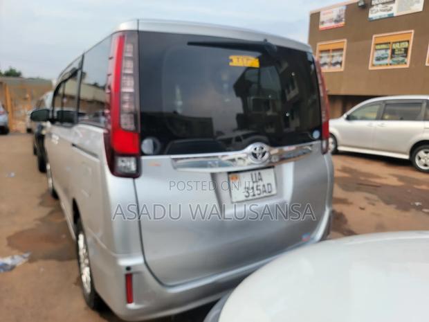 Toyota Noah 2015 Silver
