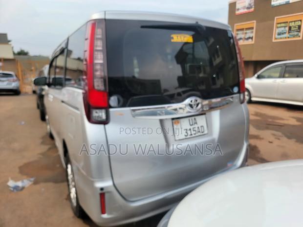 Toyota Noah 2015 Silver