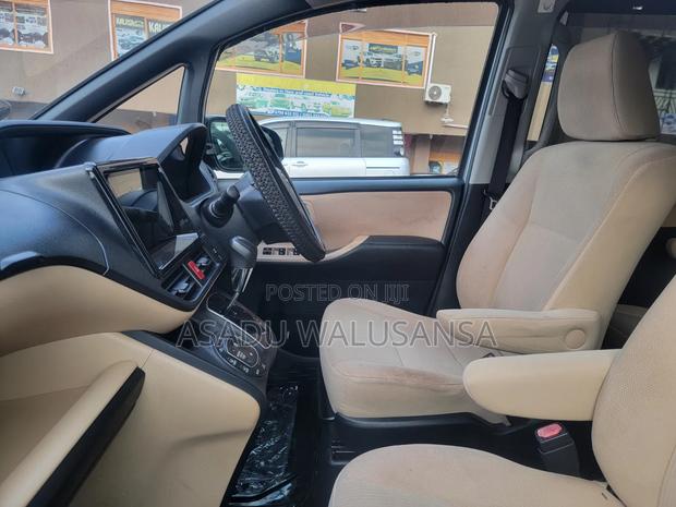 Toyota Noah 2015 Silver