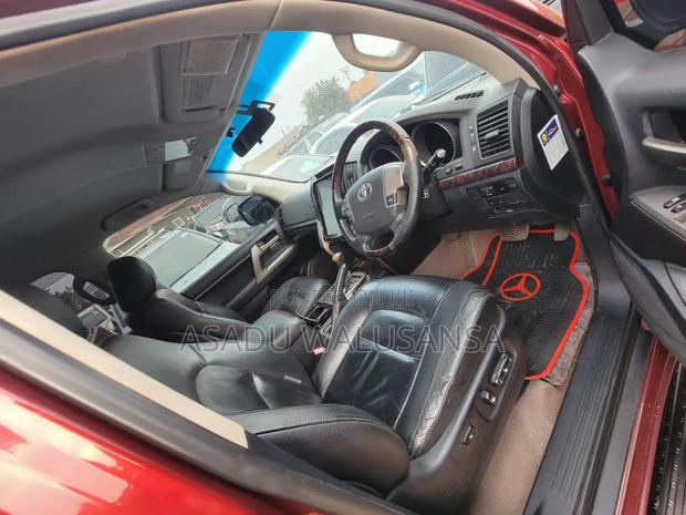 Toyota Land Cruiser 2013 Red