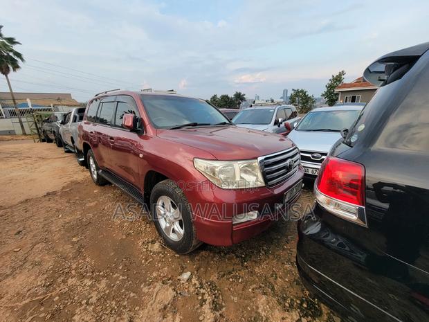 Toyota Land Cruiser 2013 Red