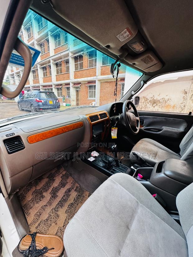 Toyota Land Cruiser Prado 2.7 5dr 2002 White