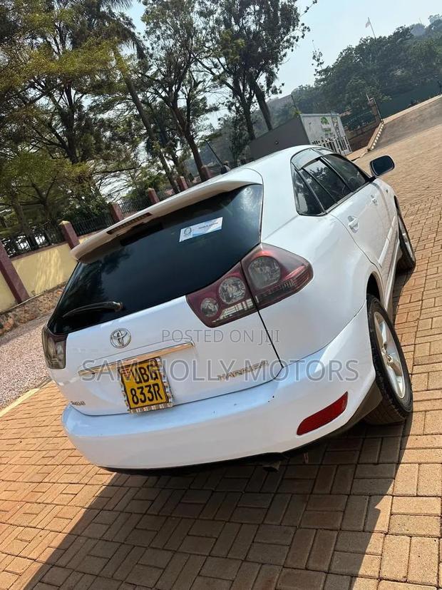 Toyota Harrier 2008 White