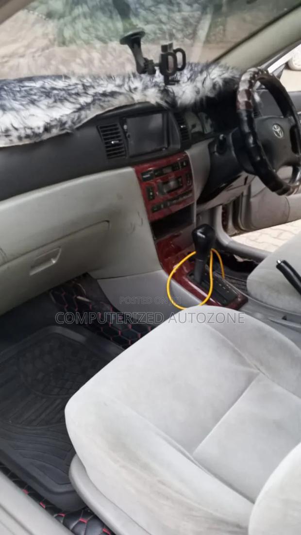 Toyota Corolla 2001 Silver