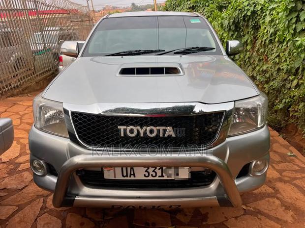 Toyota Hilux 2015 Silver