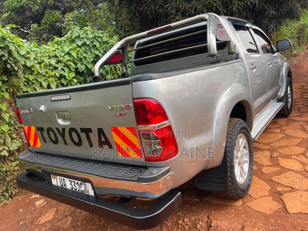 Toyota Hilux 2015 Silver