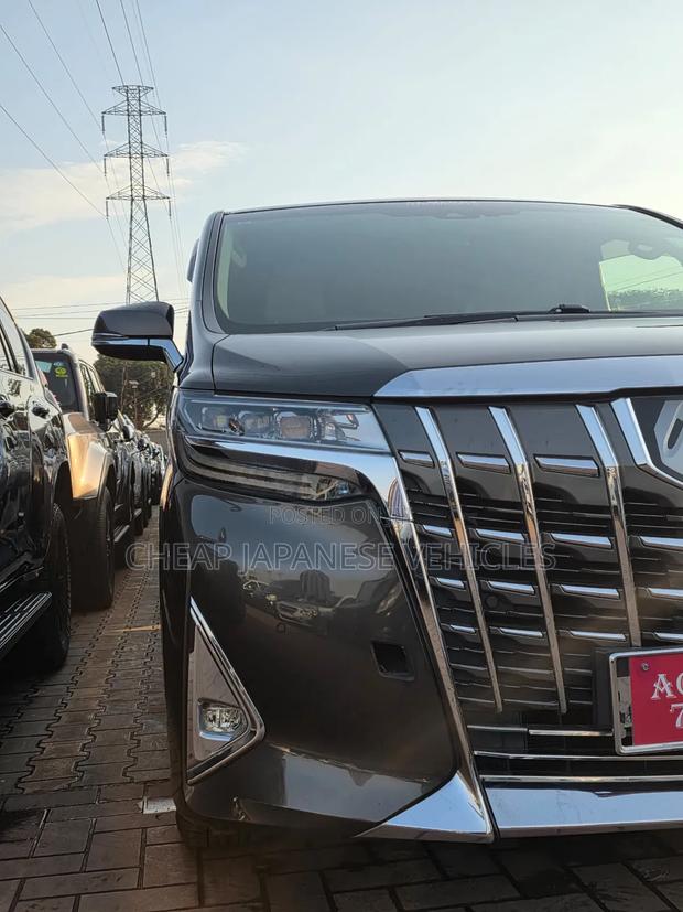 Toyota Alphard 2.5 Petrol AWD 2019 Beige
