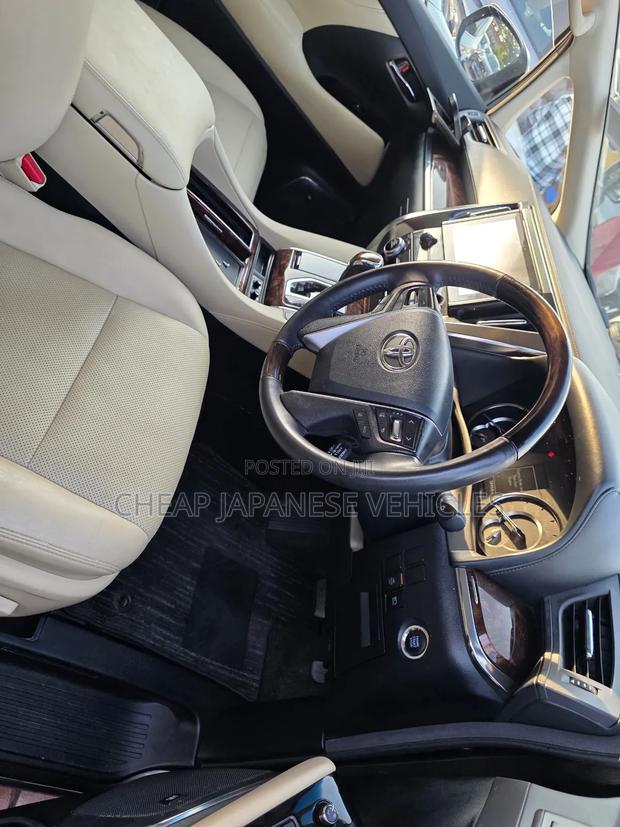 Toyota Alphard 2.5 Petrol AWD 2019 Beige