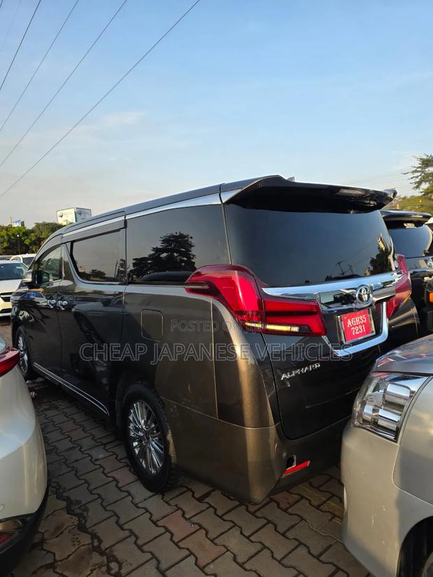 Toyota Alphard 2.5 Petrol AWD 2019 Beige