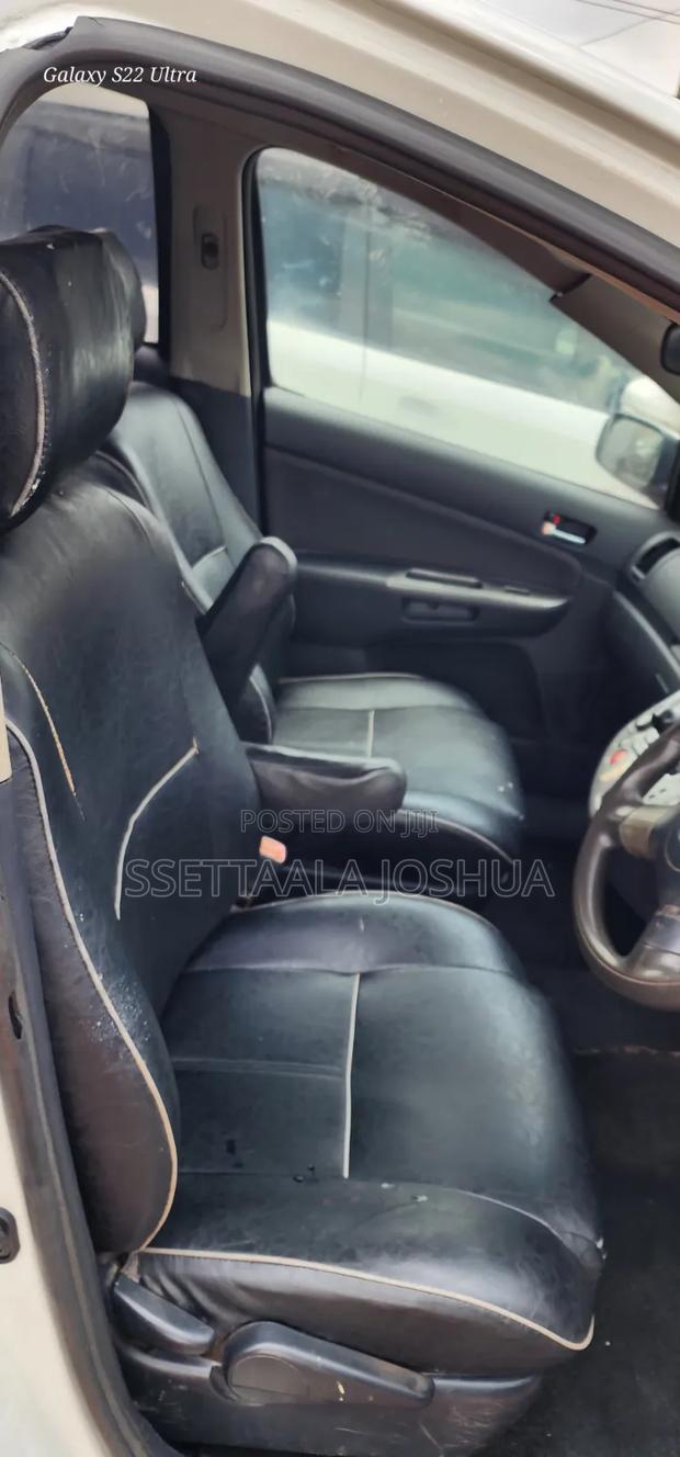 Toyota Wish 2005 White