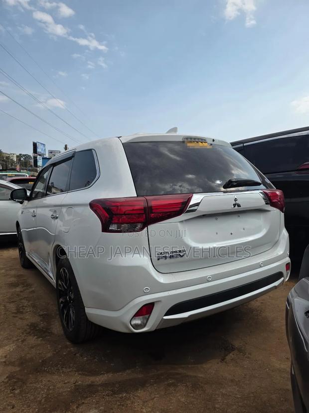 Mitsubishi Outlander 2.0 PHEV AWD 2017 White