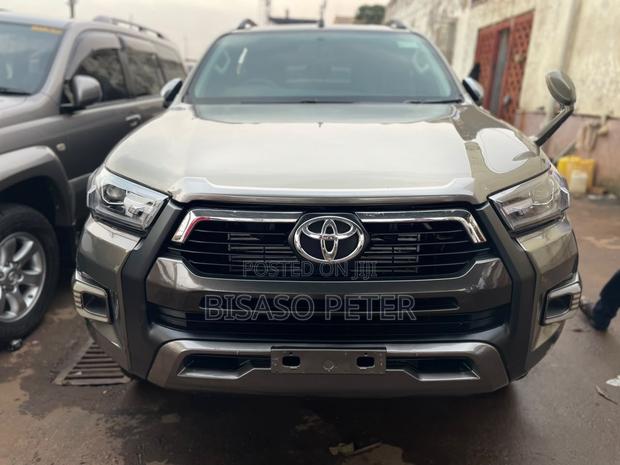 Toyota Hilux 2016 Green
