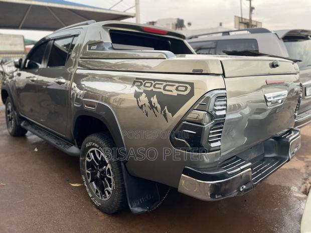 Toyota Hilux 2016 Green