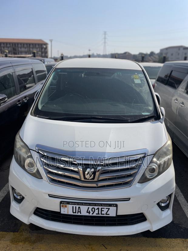 Toyota Alphard 2.4 Petrol AWD 2012 White