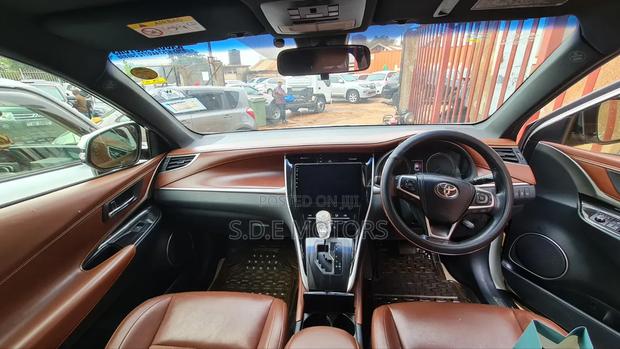 Toyota Harrier 2.0 2017 White