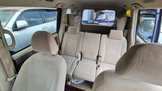 Toyota Noah 2.0 143hp AWD (8 Seater) 2009 Matt Black