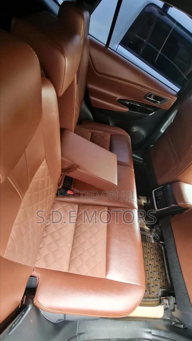 Toyota Harrier 2.0 2017 White