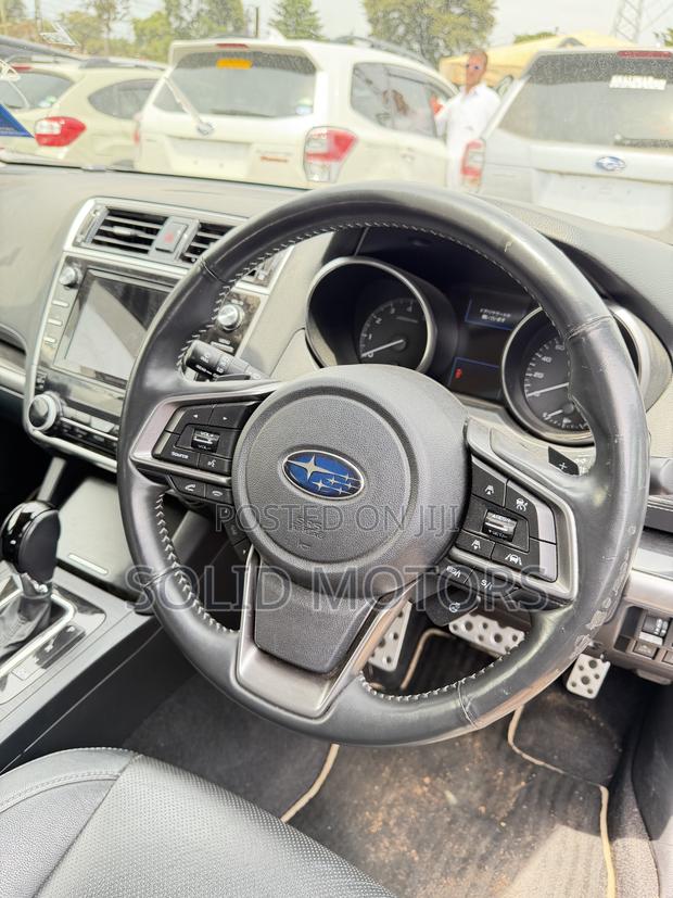 Subaru Outback 2.5i Limited AWD 2017 Gold