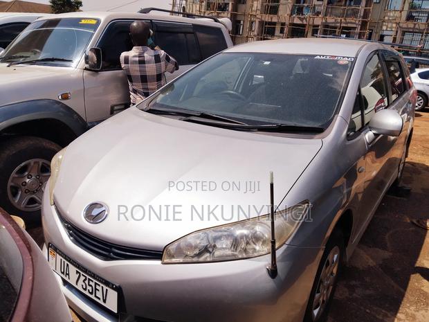 Toyota Wish 2010 Silver