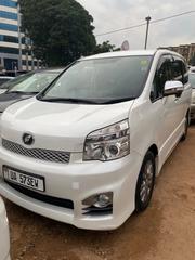 Toyota Voxy 2013 White for sale