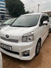 Toyota Voxy 2013 White for sale