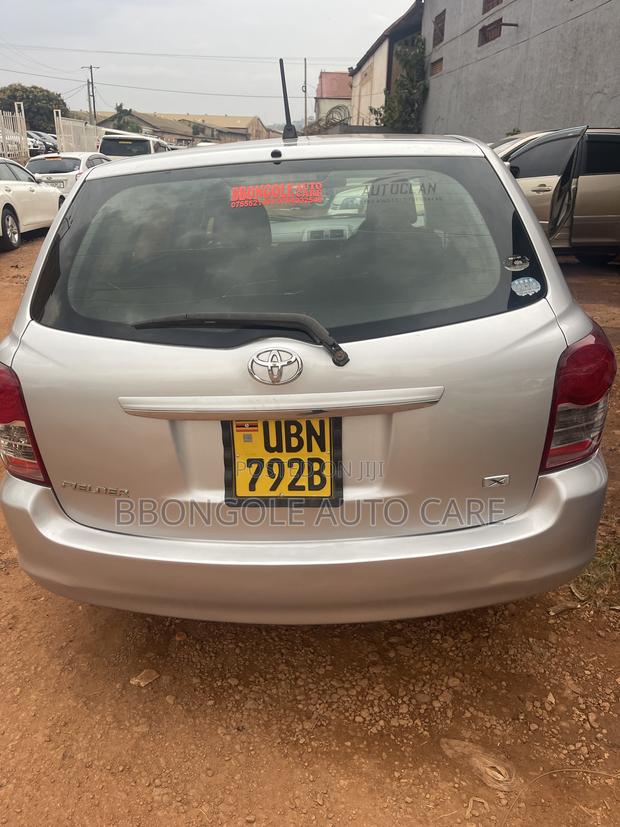 Toyota Corolla Fielder 2010 Silver
